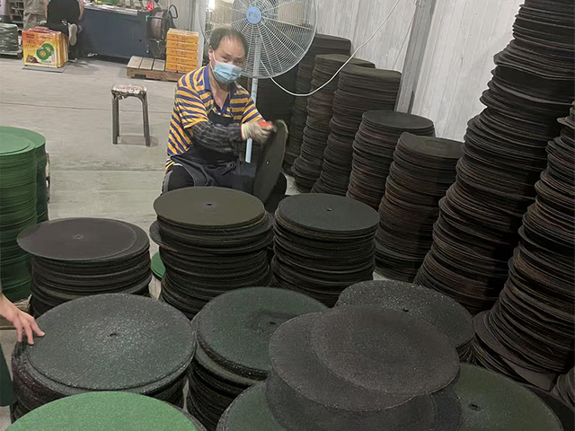 ホワイトコランダム研磨工場